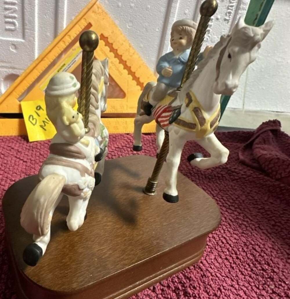 1989 Impulse Giftware Porcelain Carousel Musical Figurine /Two Horses Riders